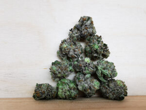 Best Indica Weed Strains in Canada 2021, BuyWeed247