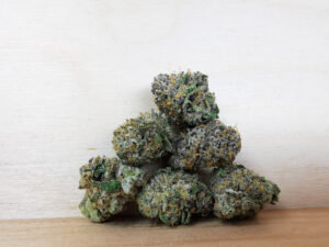 Top 6 Weed Strains in Canada 2021, BuyWeed247