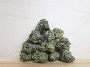 Buy Weed 247 vs. Cannawholesalers: Who Sells the Best Weed in Canada, BuyWeed247