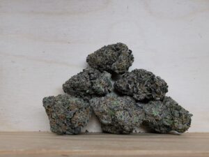 Best Sativa Weed Strains in Canada 2021, BuyWeed247
