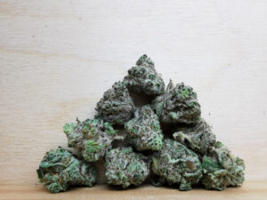 Best Indica Weed Strains in Canada 2021, BuyWeed247