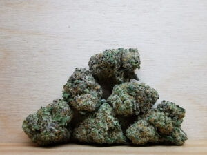 Best Indica Weed Strains in Canada 2021, BuyWeed247