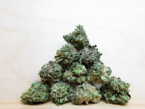 Best Sativa Weed Strains in Canada 2021, BuyWeed247