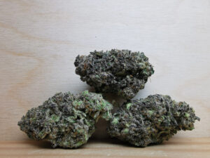 Top 6 Weed Strains in Canada 2021, BuyWeed247