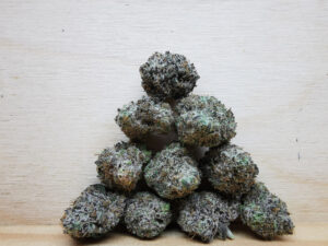 Top 6 Weed Strains in Canada 2021, BuyWeed247