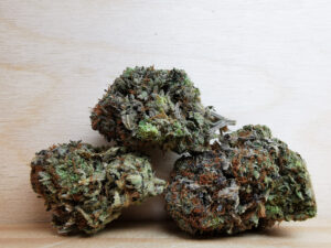 Top 6 Weed Strains in Canada 2021, BuyWeed247
